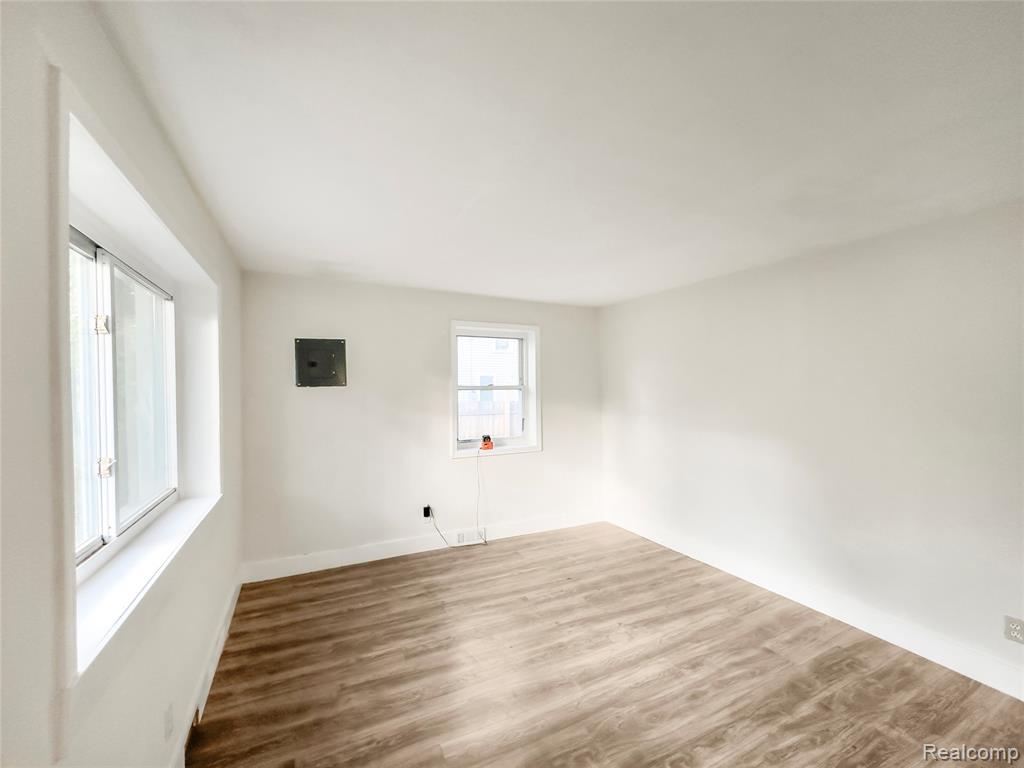 2372 Meadow Street Property Photo 5