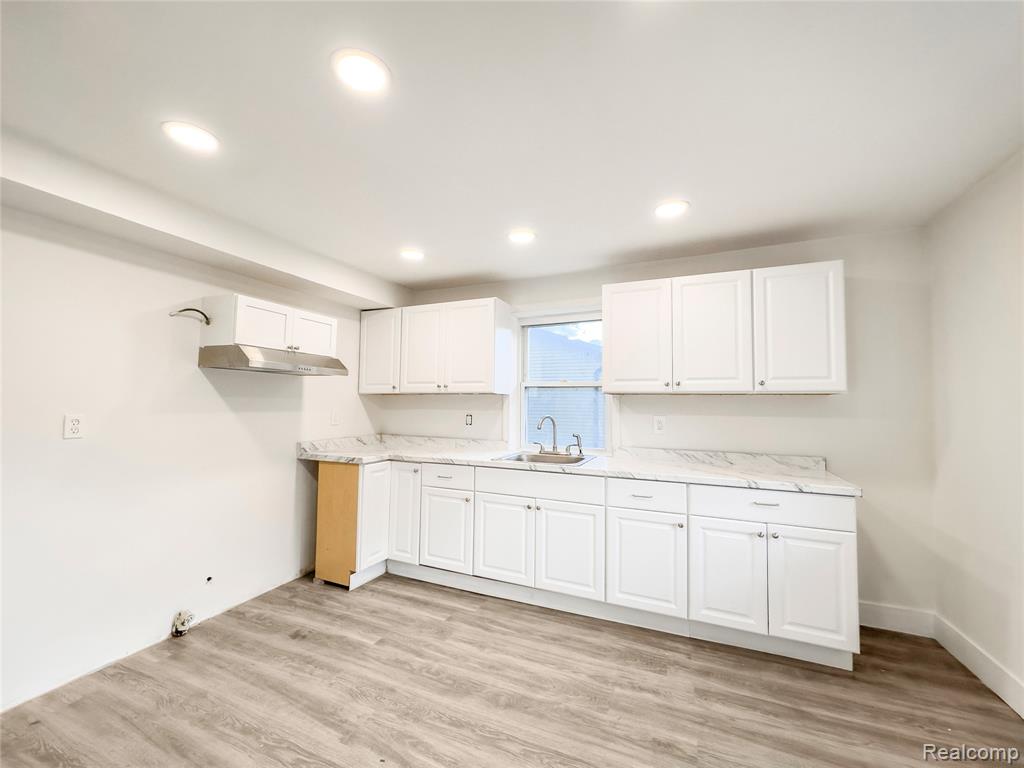 2372 Meadow Street Property Photo 7
