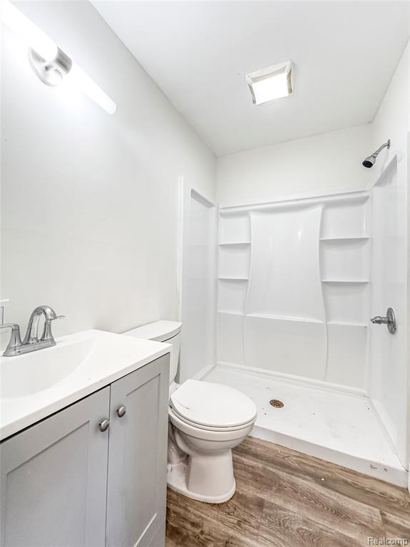 2372 Meadow Street Property Photo 9