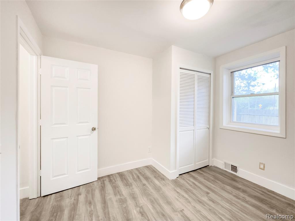 2372 Meadow Street Property Photo 10
