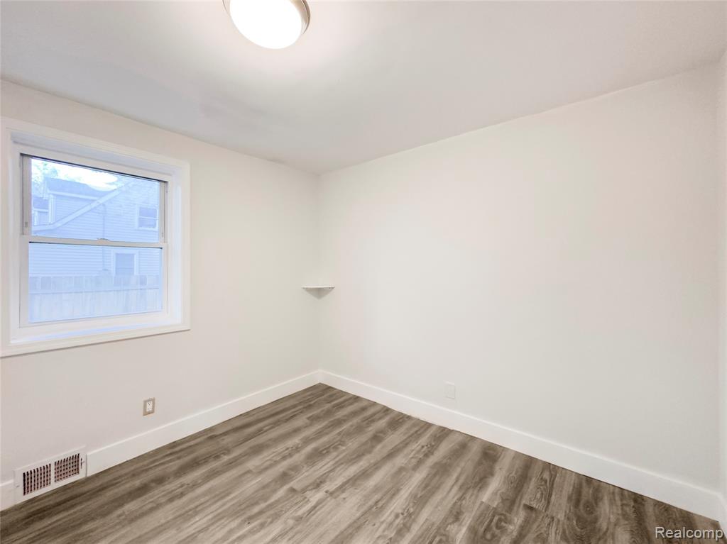 2372 Meadow Street Property Photo 11
