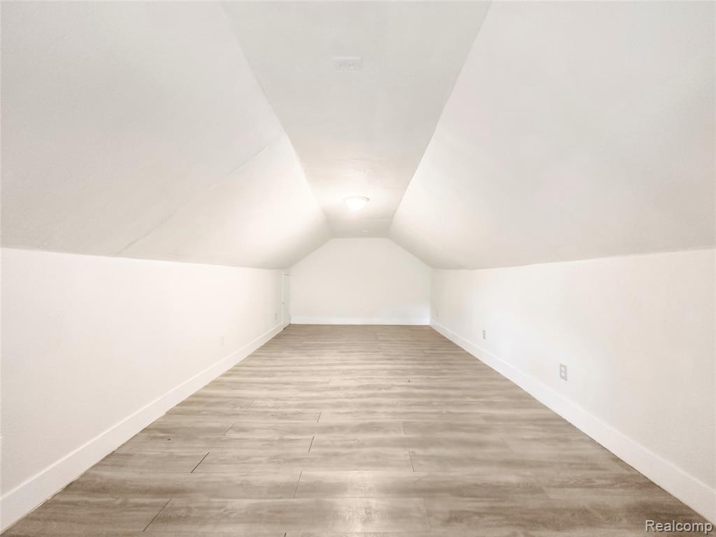 2372 Meadow Street Property Photo 13