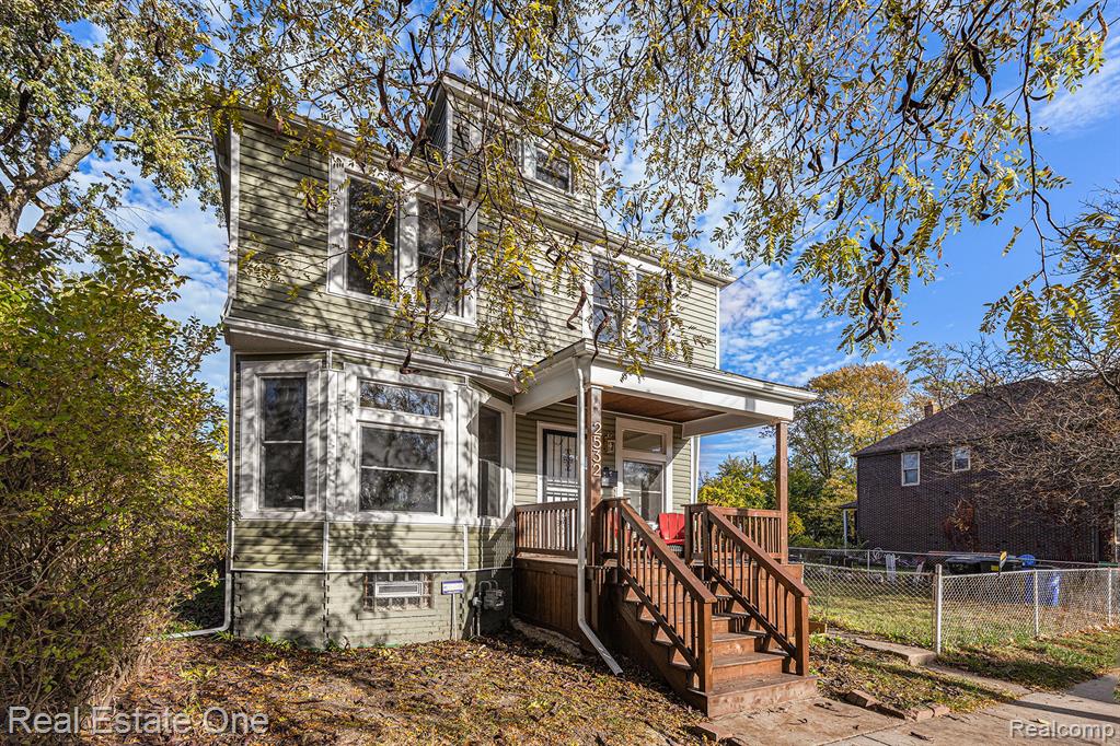 2532 Canton Street Property Photo 4