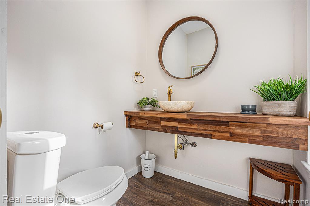 2532 Canton Street Property Photo 13