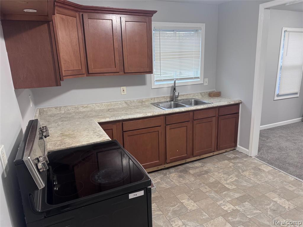 20940 Wellington Avenue Property Photo 4