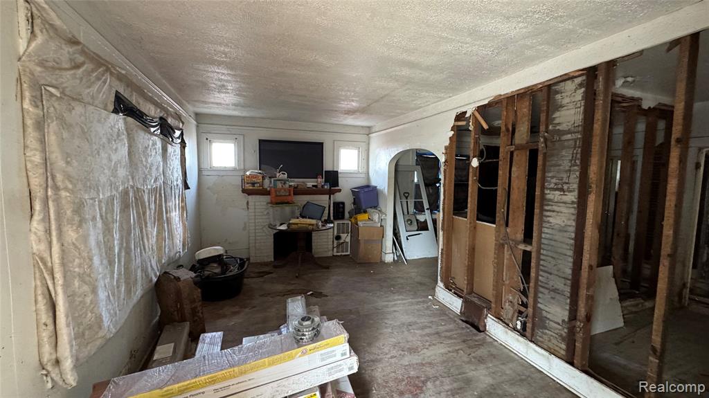 15039 Mapleridge Street Property Photo 7