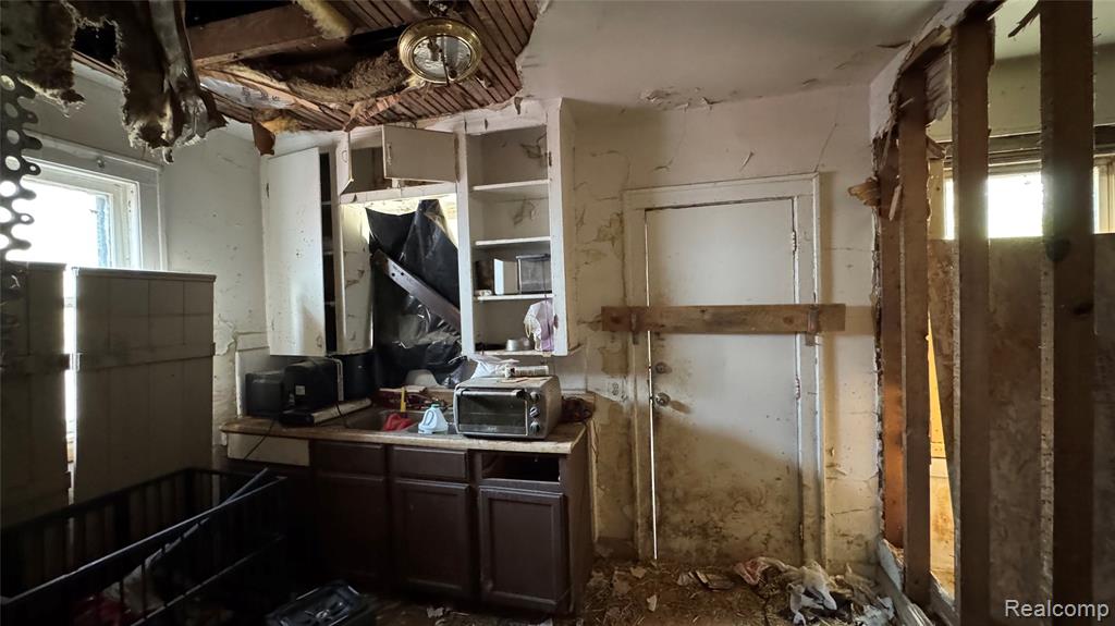 15039 Mapleridge Street Property Photo 17