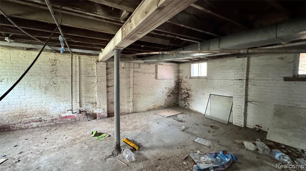 15039 Mapleridge Street Property Photo 29