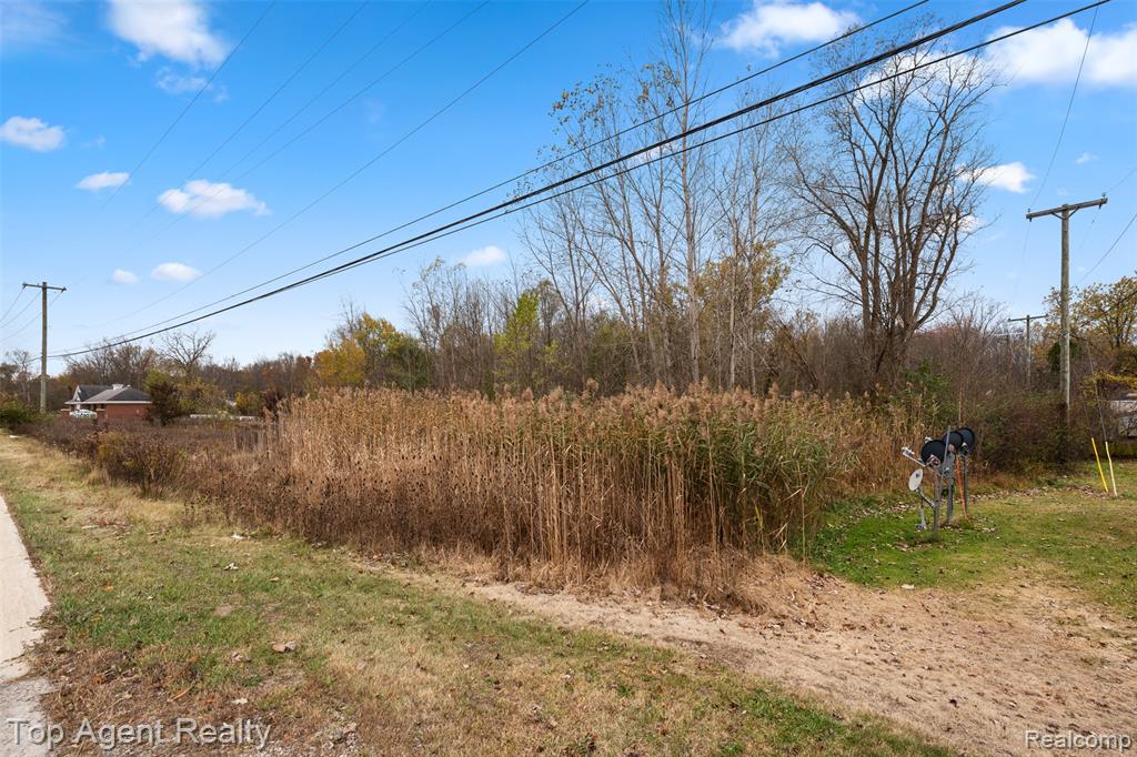 433 Rochester Road Property Photo 2