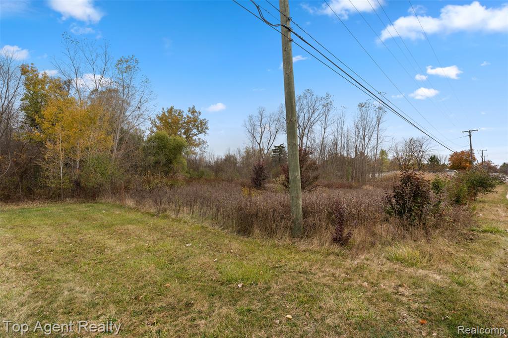 433 Rochester Road Property Photo 3