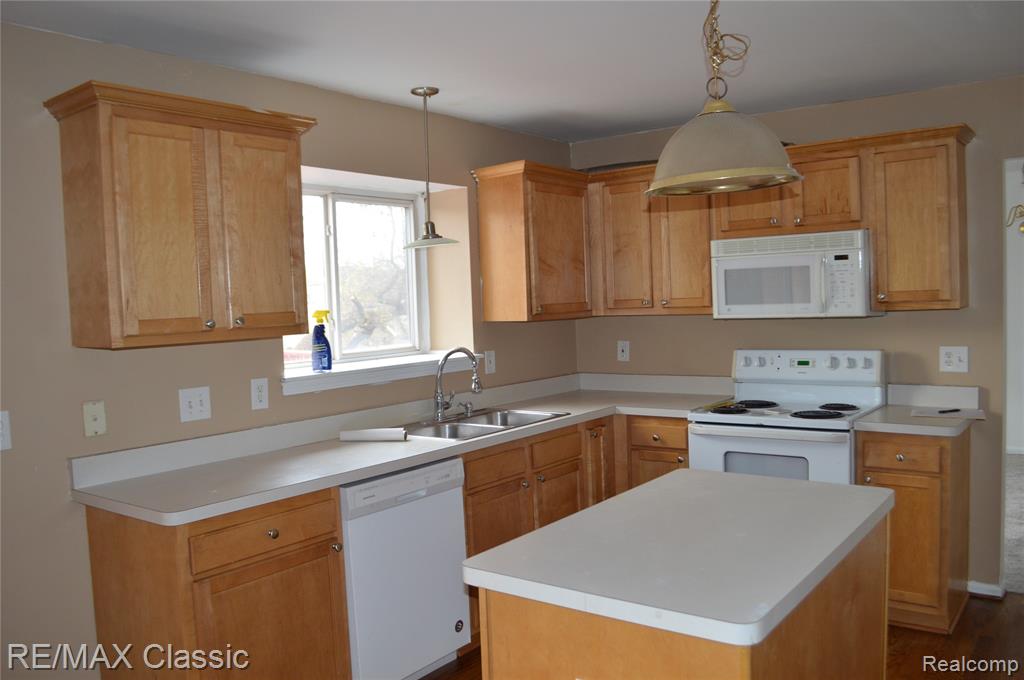 40433 Bluesprings Court Property Photo 17