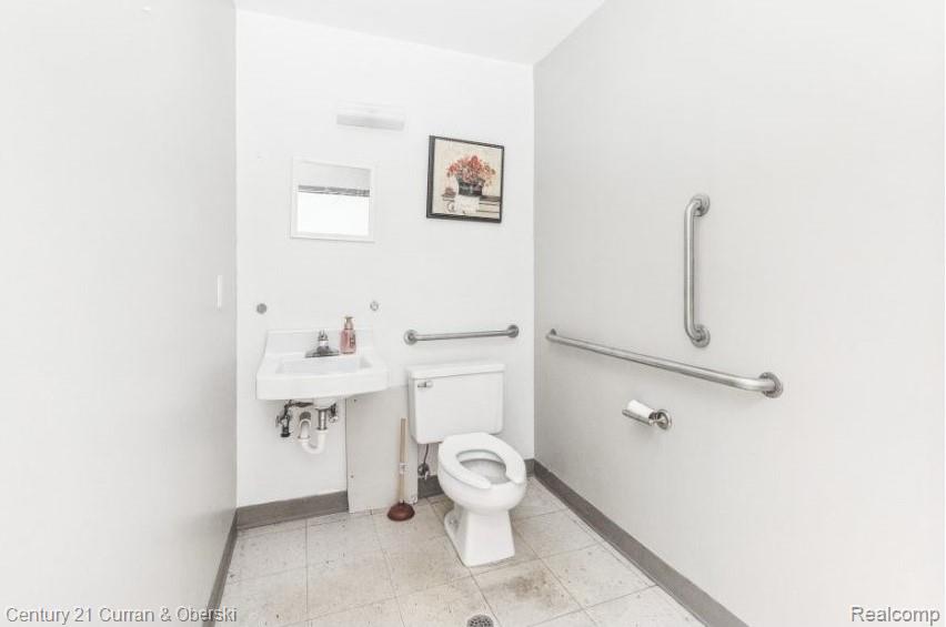 18708 Eureka Property Photo 10