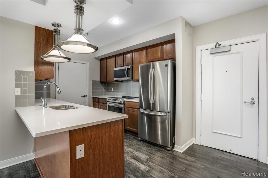 525 W Lafayette Boulevard Property Photo 5