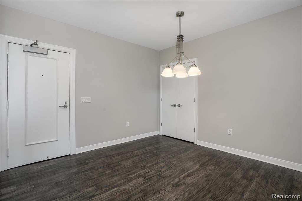 525 W Lafayette Boulevard Property Photo 7