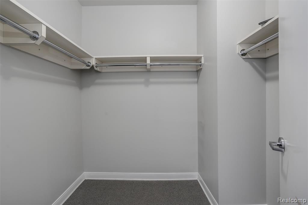 525 W Lafayette Boulevard Property Photo 9