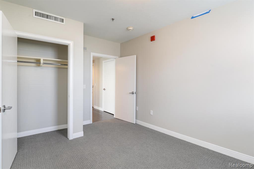 525 W Lafayette Boulevard Property Photo 14