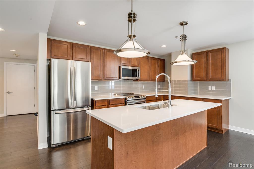 525 W Lafayette Boulevard Property Photo 16