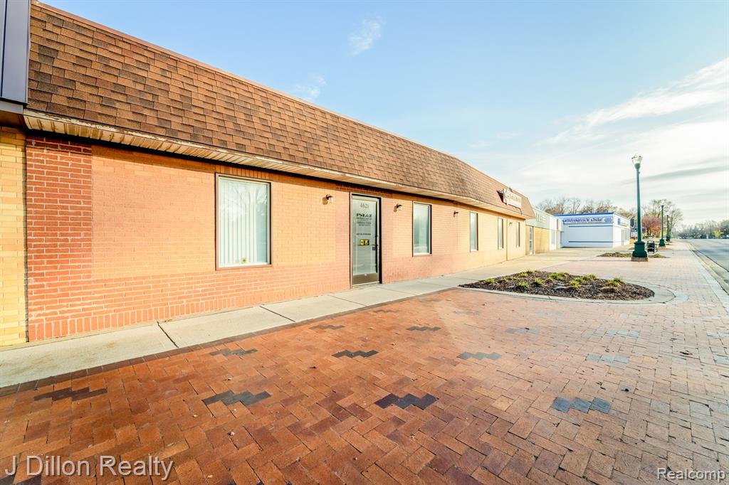 4621 & 4615 S Wayne Road Property Photo 4