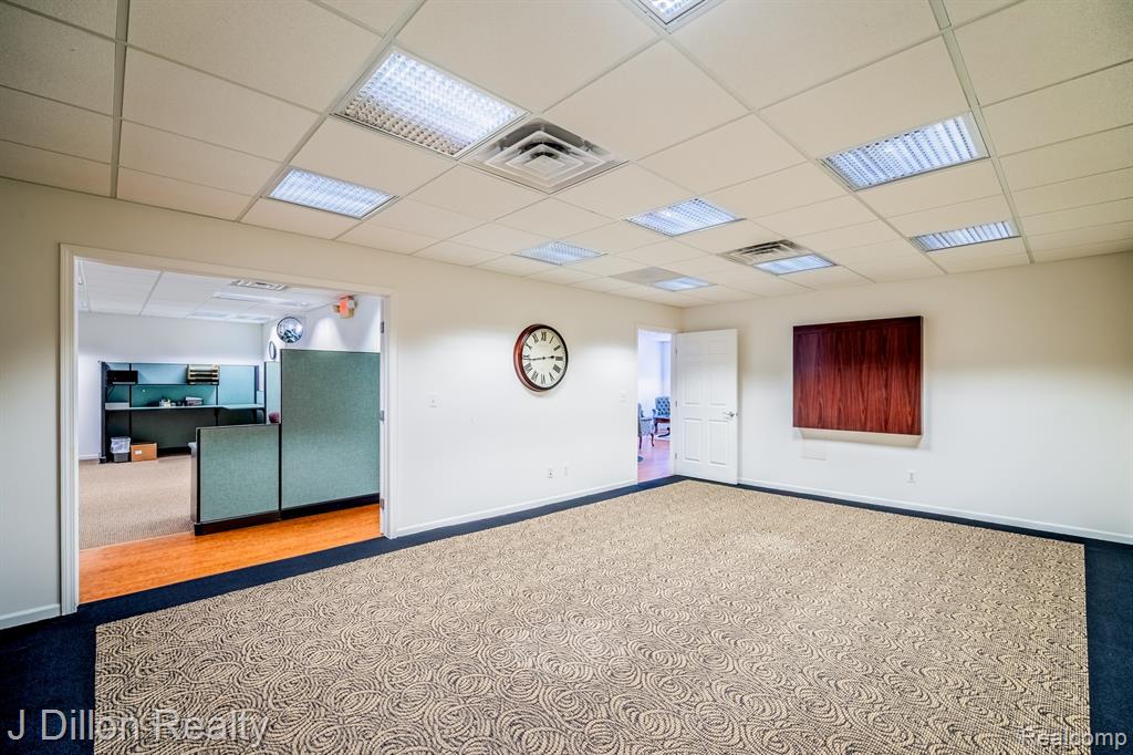 4621 & 4615 S Wayne Road Property Photo 16