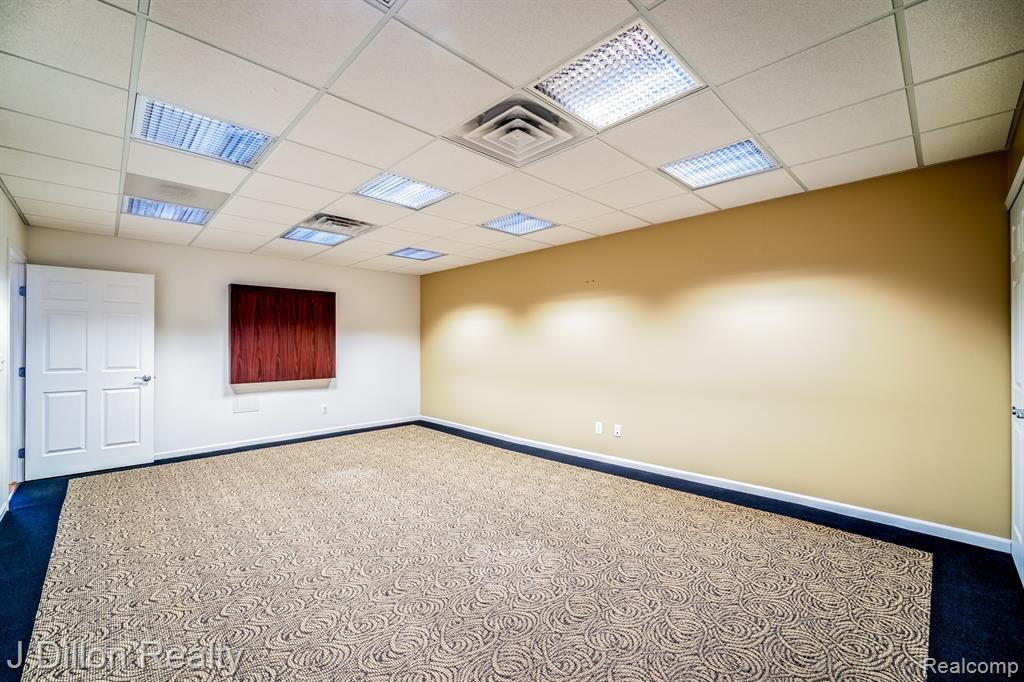 4621 & 4615 S Wayne Road Property Photo 17