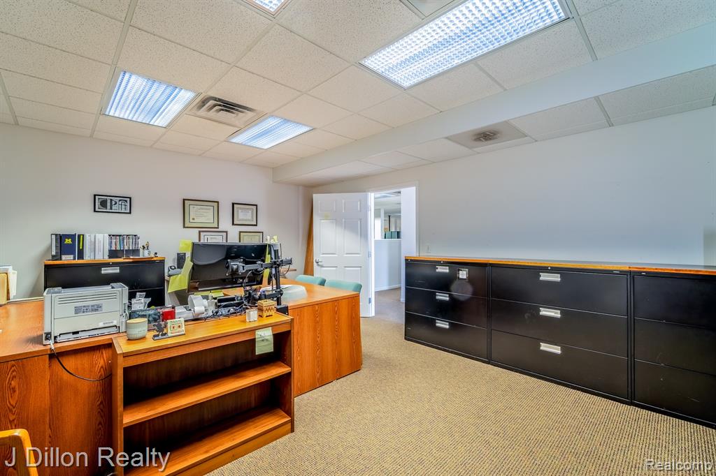 4621 & 4615 S Wayne Road Property Photo 41