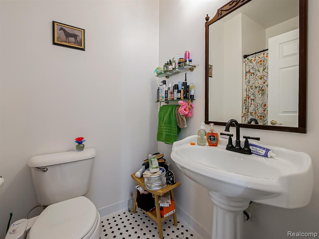14520 Vauxhall Property Photo 15
