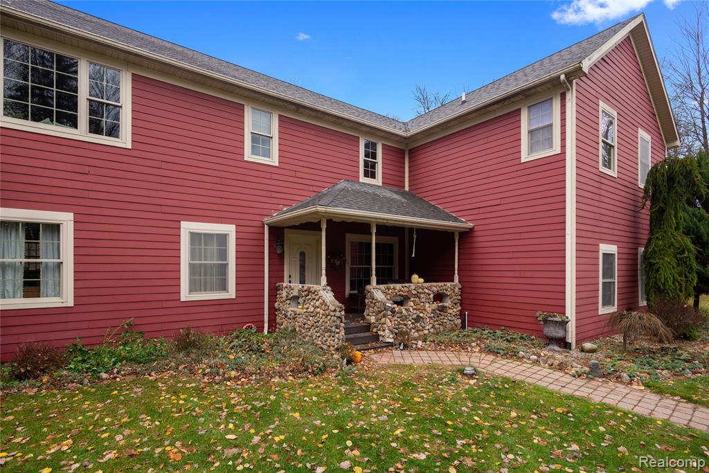 2222 Loree Road Property Photo 3
