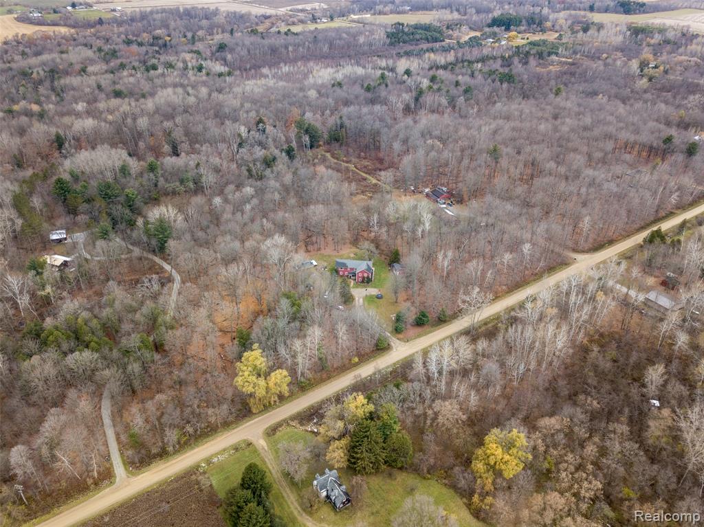 2222 Loree Road Property Photo 5