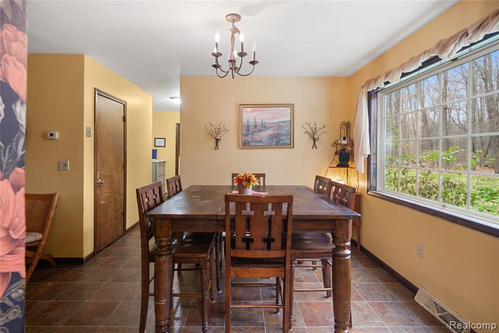 2222 Loree Road Property Photo 12