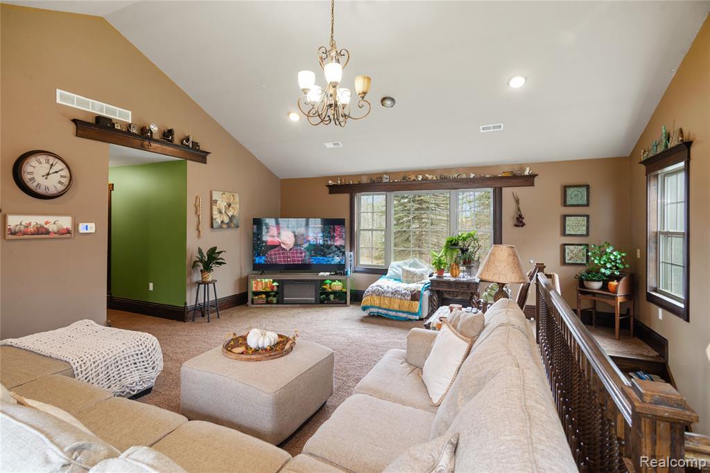 2222 Loree Road Property Photo 18