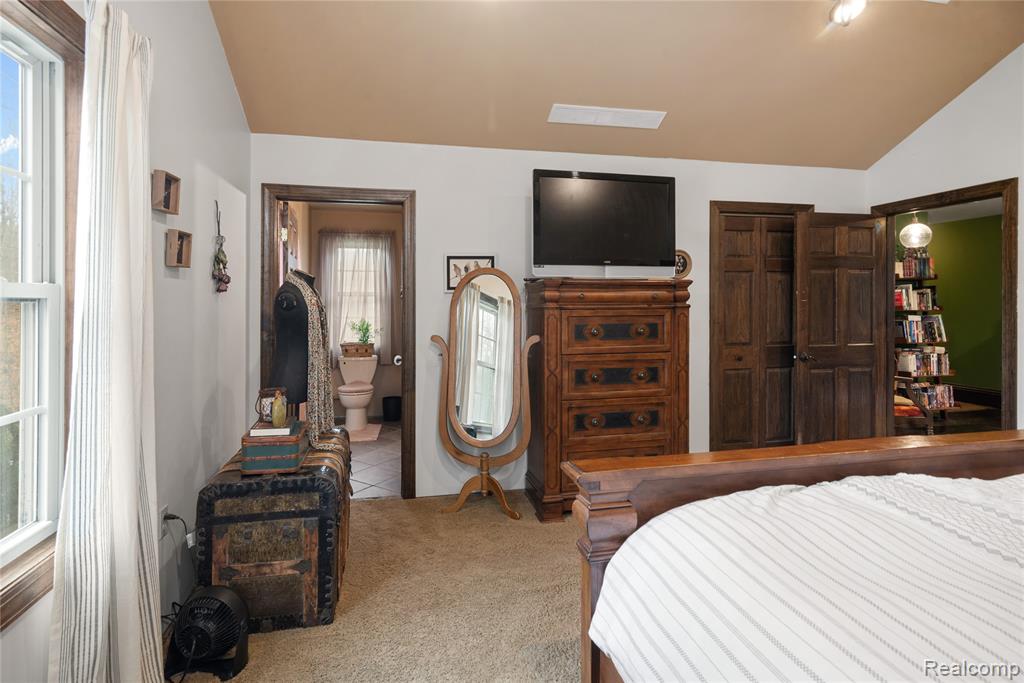 2222 Loree Road Property Photo 21