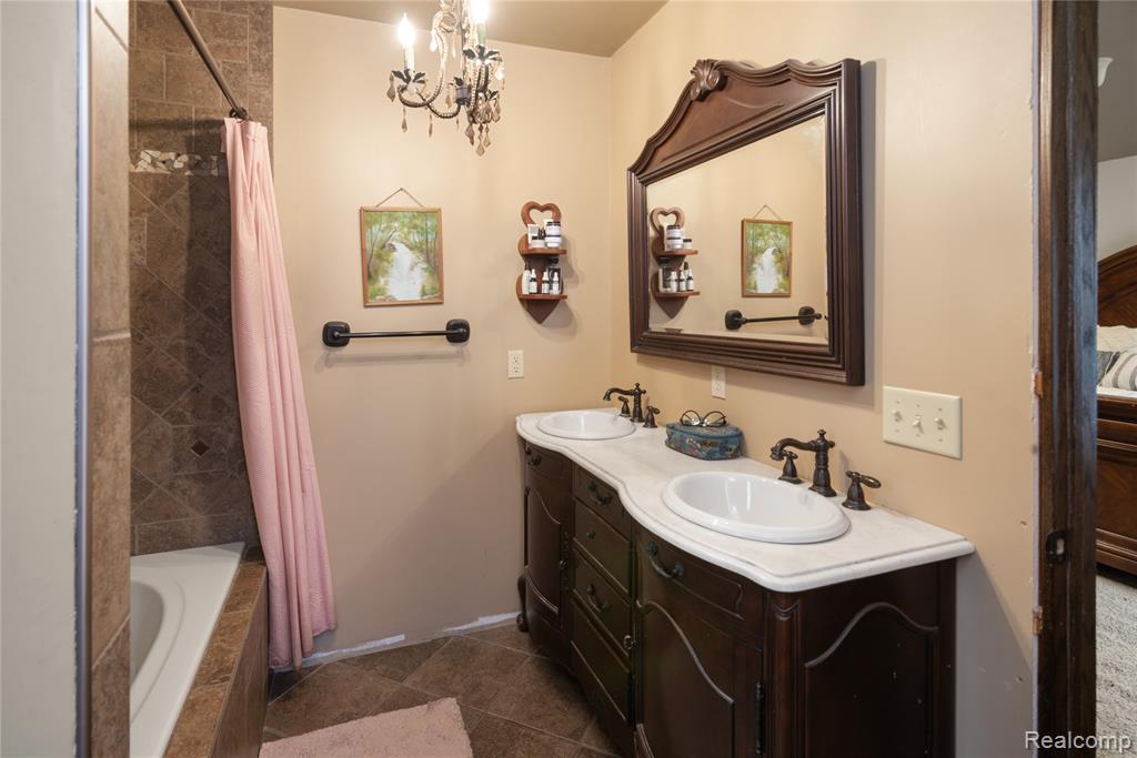 2222 Loree Road Property Photo 22