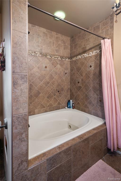 2222 Loree Road Property Photo 23