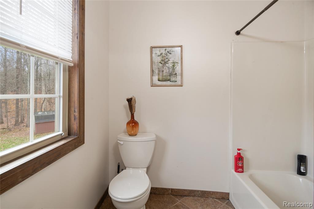 2222 Loree Road Property Photo 32