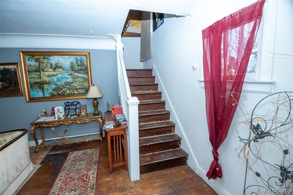 12058 Montrose Street Property Photo 5