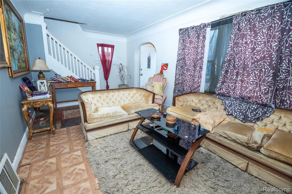 12058 Montrose Street Property Photo 6