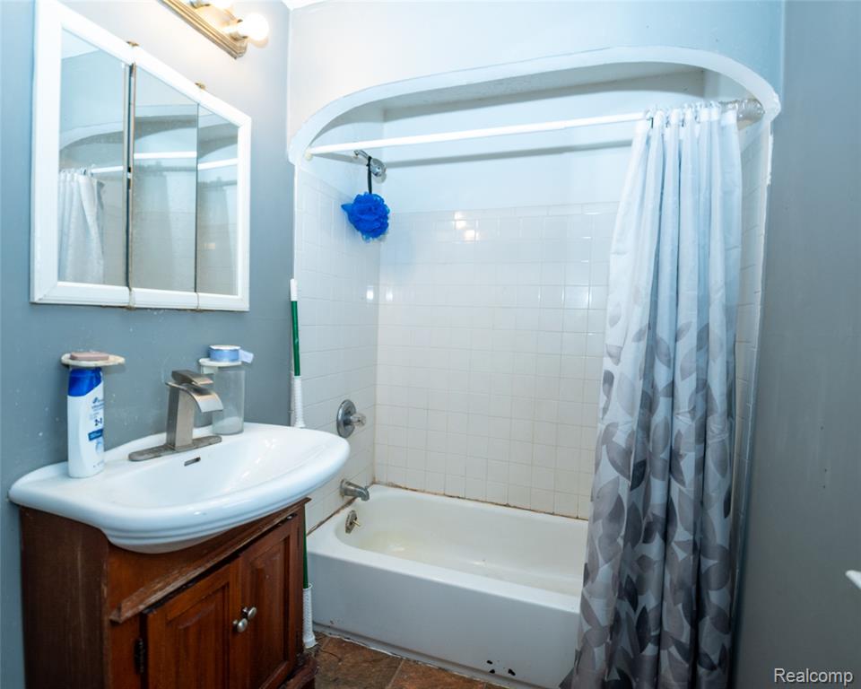 12058 Montrose Street Property Photo 10