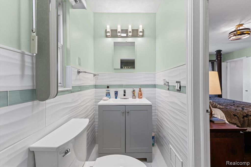 18131 Magnolia Avenue Property Photo 19