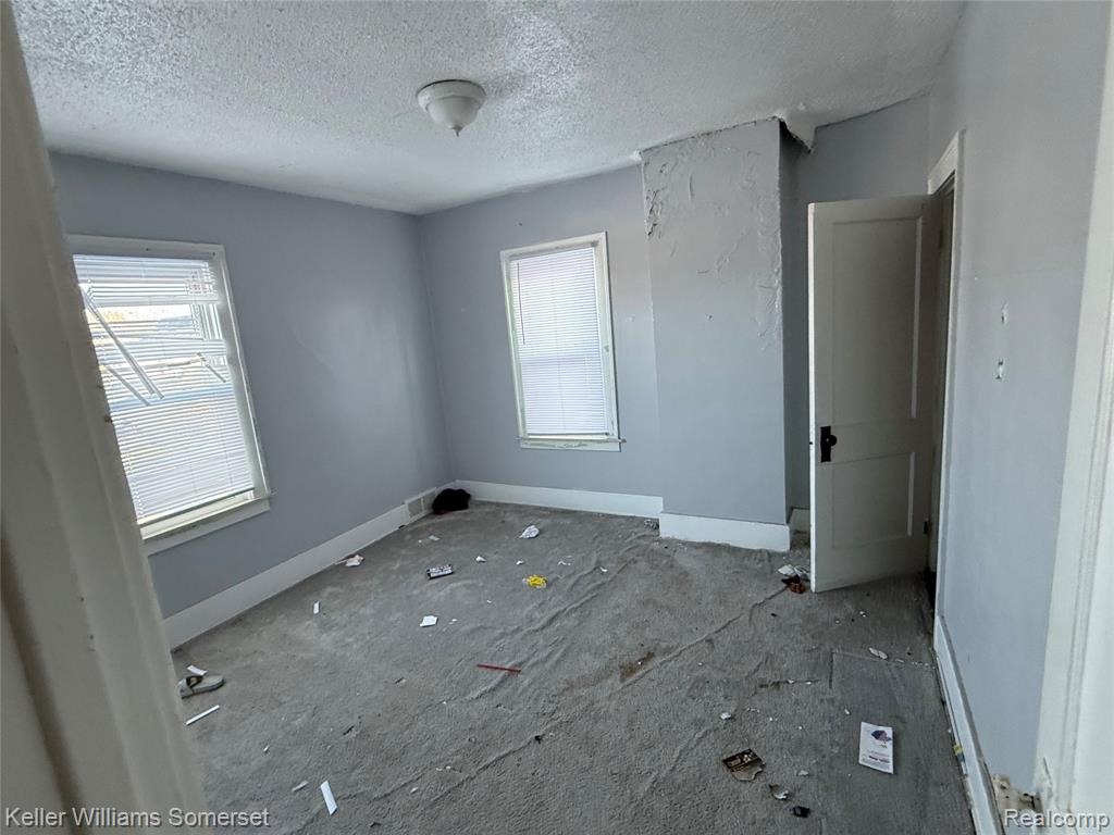 13135 Griggs Street Property Photo 6