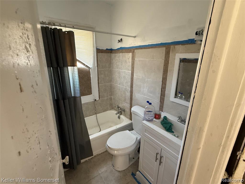 13135 Griggs Street Property Photo 8