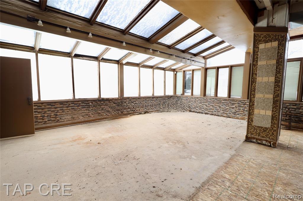 8902 Second Property Photo 10