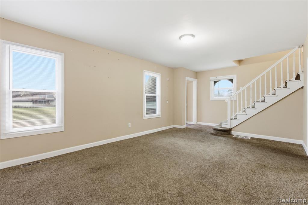 5583 Nottingham Road Property Photo 5