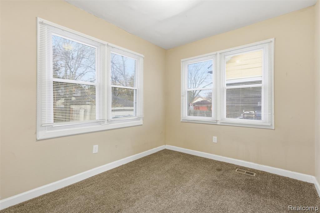5583 Nottingham Road Property Photo 9