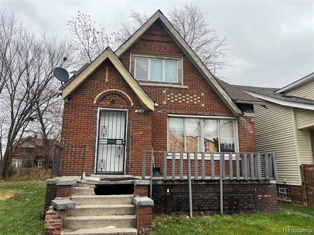 19176 Spencer Street Property Photo 1
