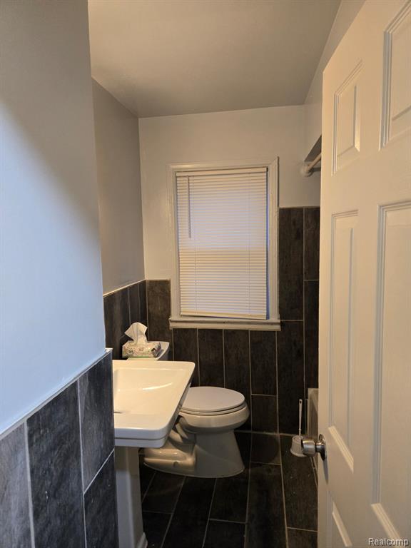 6140 Farmbrook Street Property Photo 2