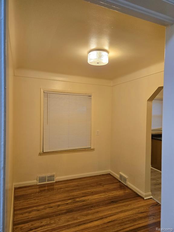 6140 Farmbrook Street Property Photo 7