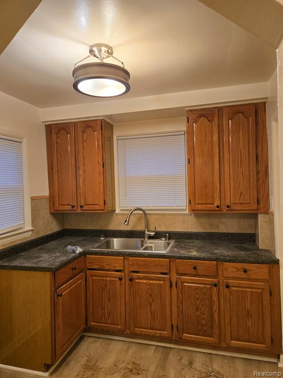 6140 Farmbrook Street Property Photo 8