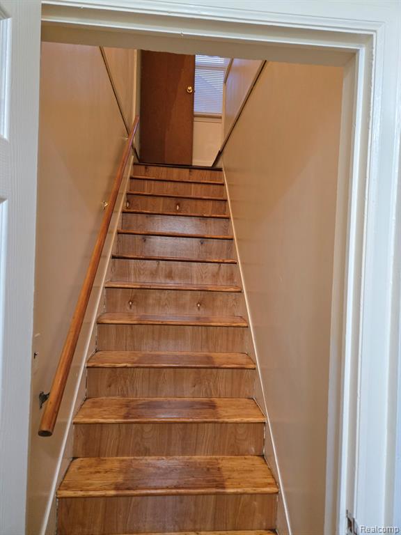 6140 Farmbrook Street Property Photo 12