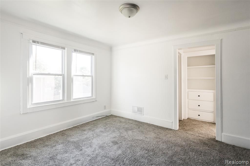 4385 Bedford Street Property Photo 6