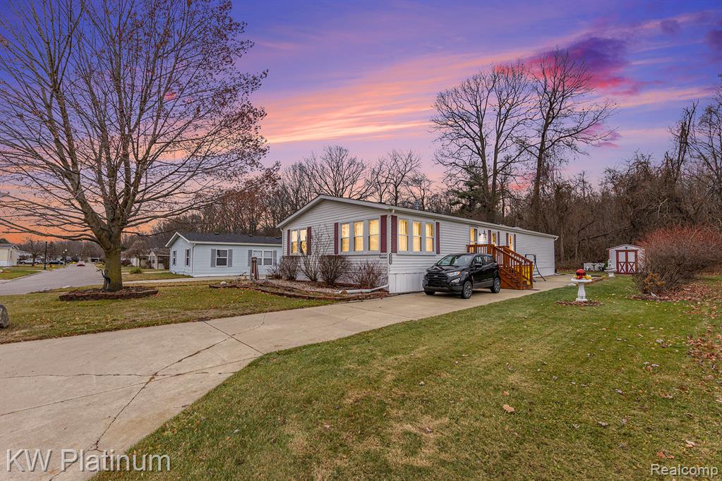 8042 Harbour Drive Property Photo 2